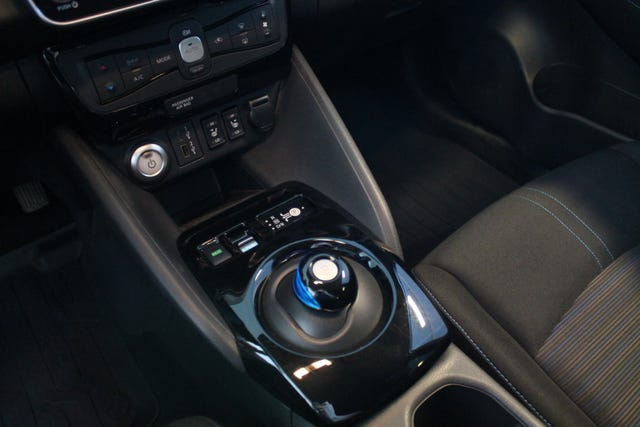 2021 NISSAN LEAF - 15