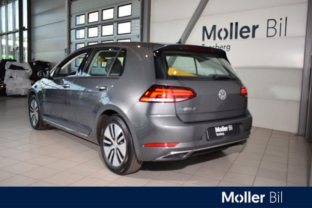 WVWZZZAUZJ8900264 2018 VOLKSWAGEN GOLF-2