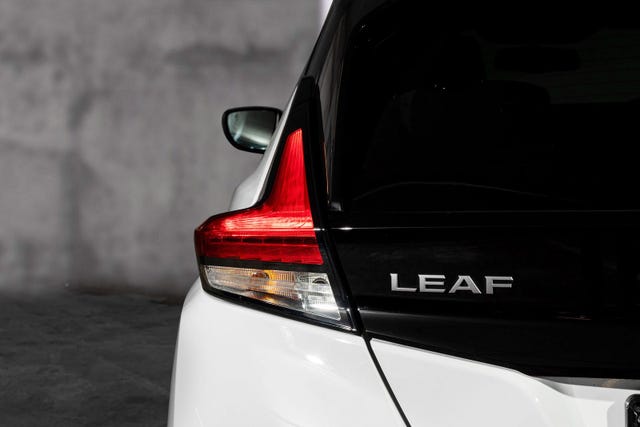 2022 NISSAN LEAF - 8