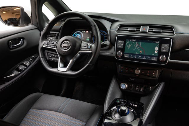 2022 NISSAN LEAF - 25