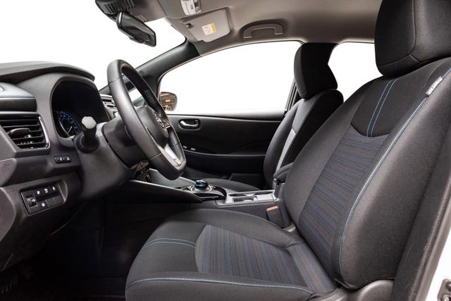 2022 NISSAN LEAF - 9