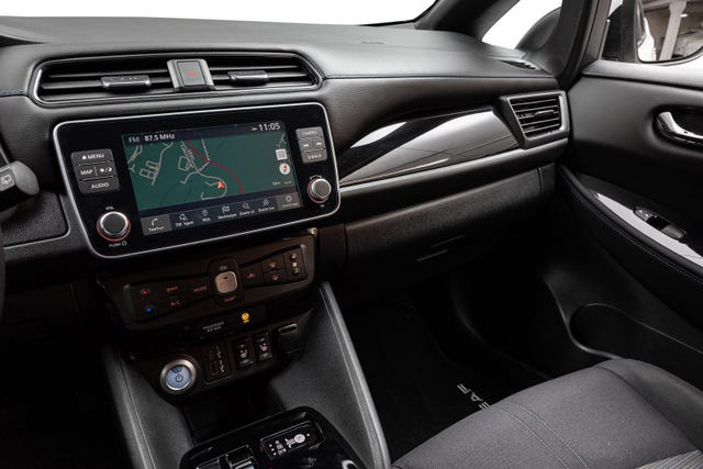 2022 NISSAN LEAF - 15