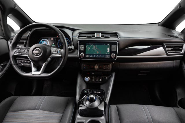 2022 NISSAN LEAF - 10