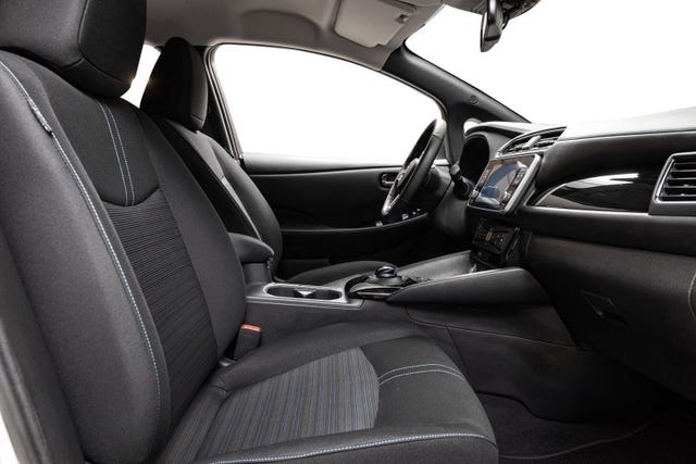 2022 NISSAN LEAF - 24