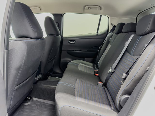 2021 NISSAN LEAF - 10