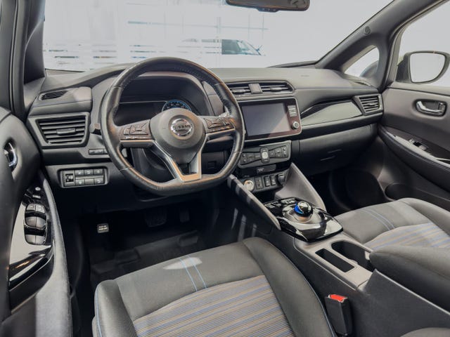 2021 NISSAN LEAF - 9