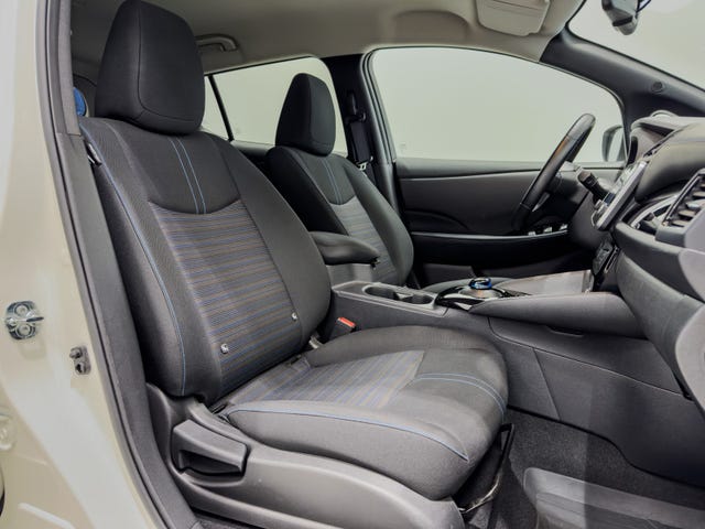 2021 NISSAN LEAF - 11