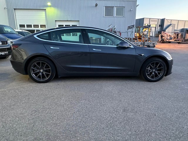 5YJ3E7EA3KF369996 2019 TESLA MODEL 3-5