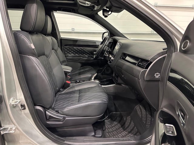 2020 MITSUBISHI OUTLANDER - 9