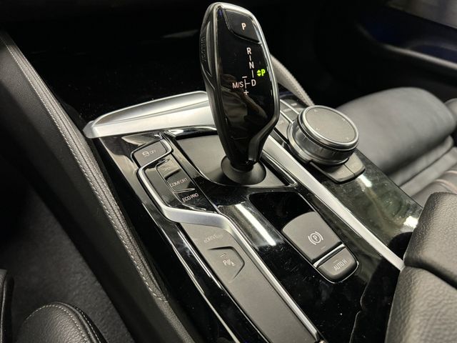 2017 BMW 5-SERIE - 38