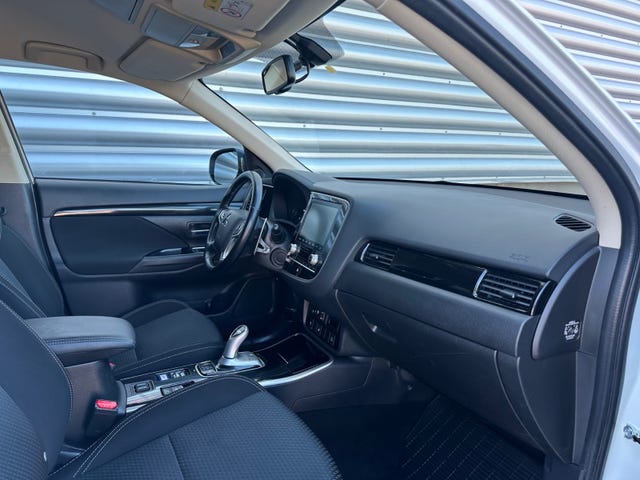 2020 MITSUBISHI OUTLANDER - 28