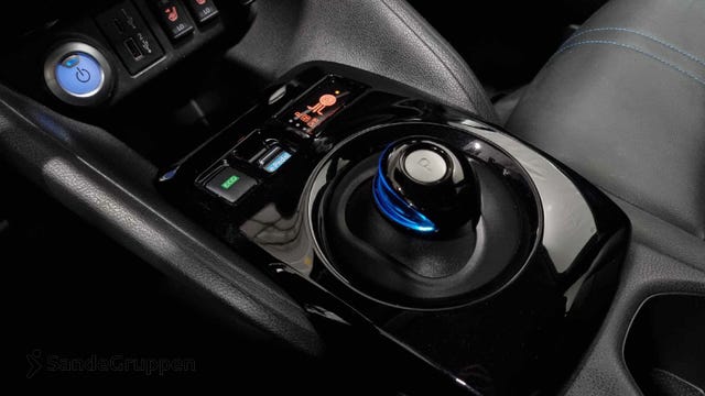 2021 NISSAN LEAF - 17