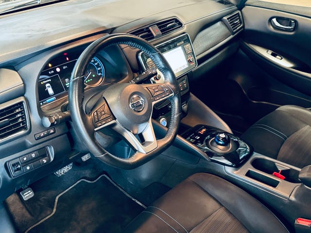 2018 NISSAN LEAF - 9
