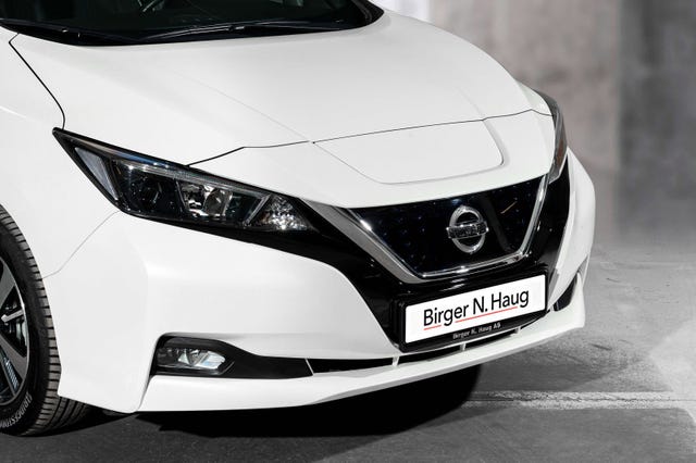 2021 NISSAN LEAF - 10