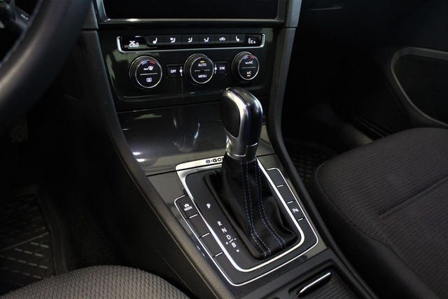 2018 VOLKSWAGEN GOLF - 26
