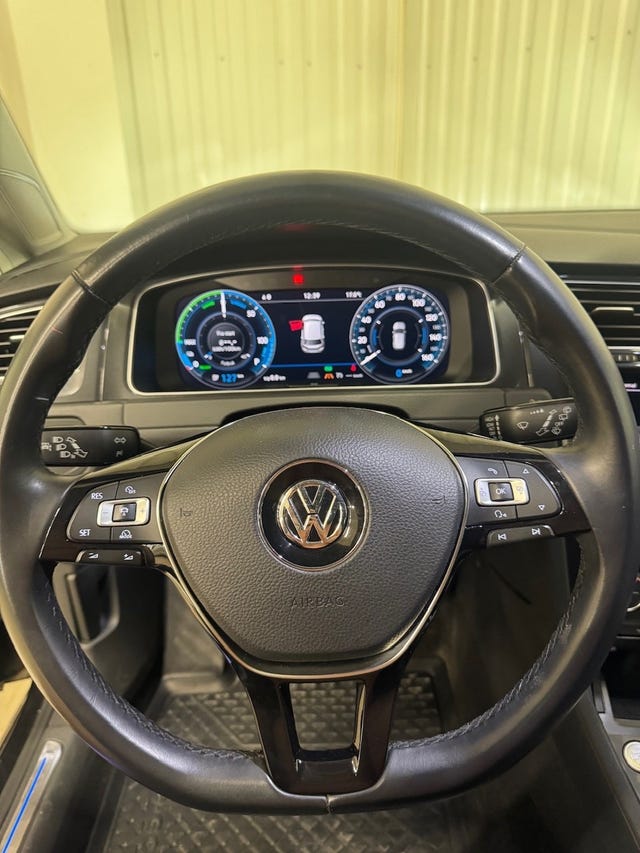 2018 VOLKSWAGEN GOLF - 12