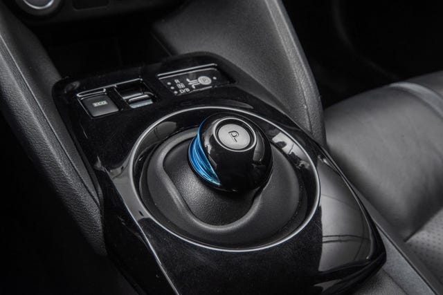 2021 NISSAN LEAF - 11