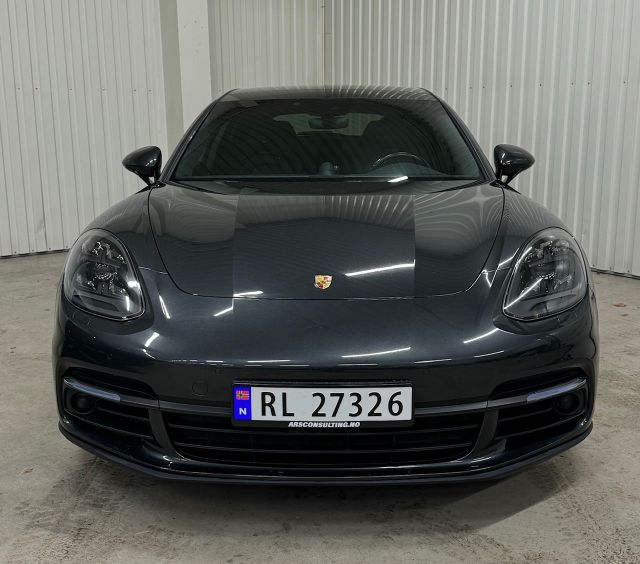 WP0ZZZ97ZJL188080 2018 PORSCHE PANAMERA-1