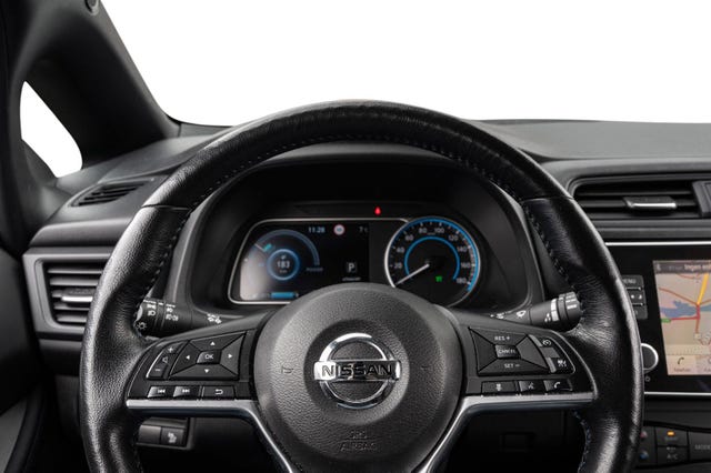 2021 NISSAN LEAF - 11