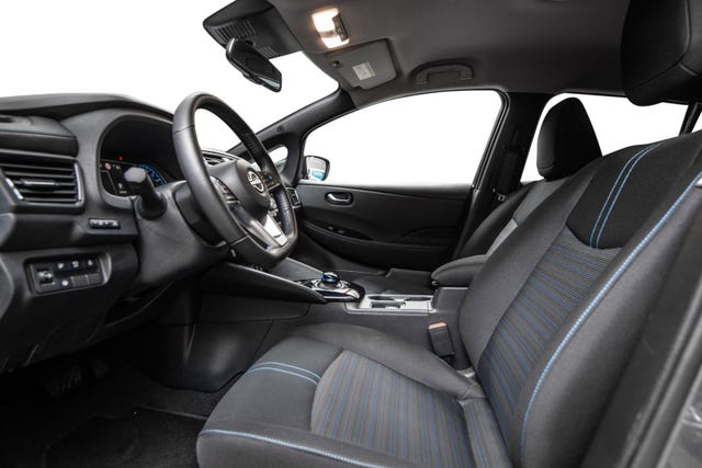 2022 NISSAN LEAF - 10