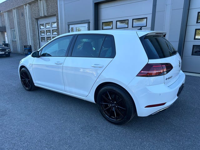 2019 VOLKSWAGEN GOLF - 11