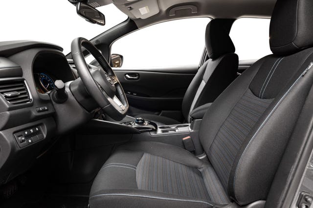2022 NISSAN LEAF - 9