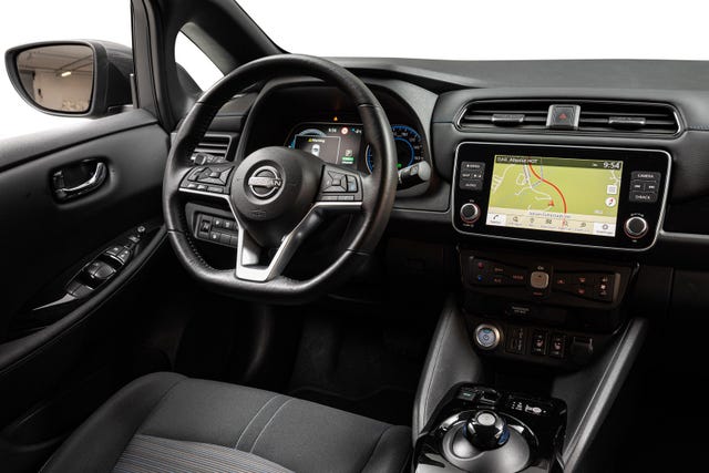 2022 NISSAN LEAF - 25