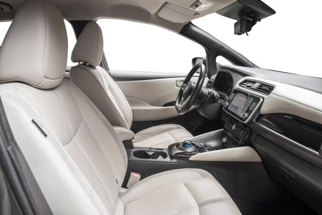 2021 NISSAN LEAF - 24