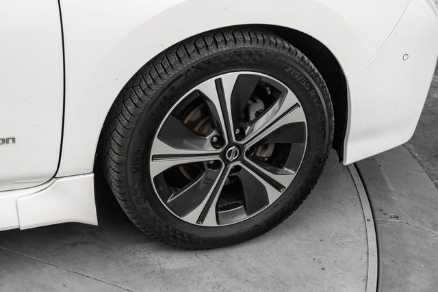 SJNFAAZE1U0018012 2018 NISSAN LEAF-4