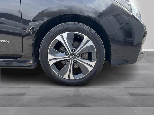 2018 NISSAN LEAF - 24