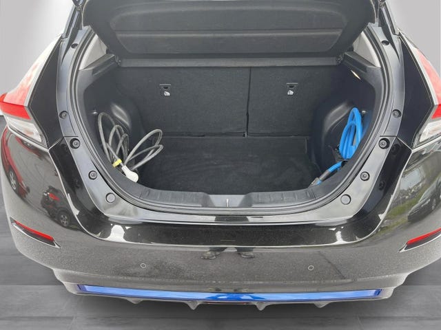 SJNFAAZE1U0001046 2018 NISSAN LEAF-4