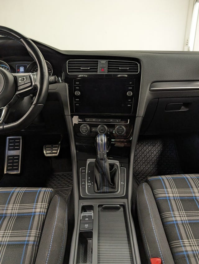2019 VOLKSWAGEN GOLF - 26