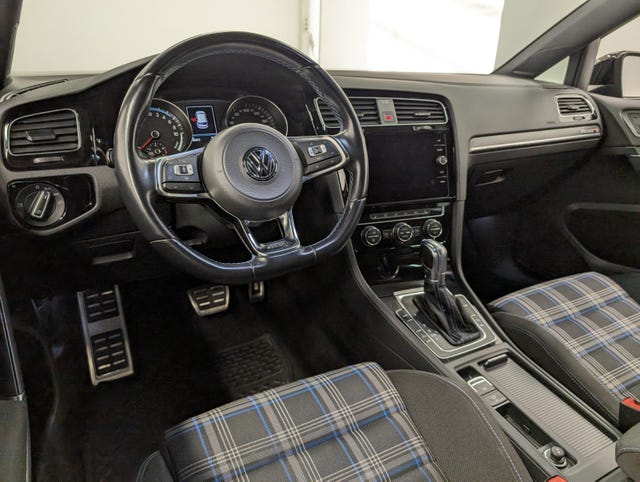 2019 VOLKSWAGEN GOLF - 18