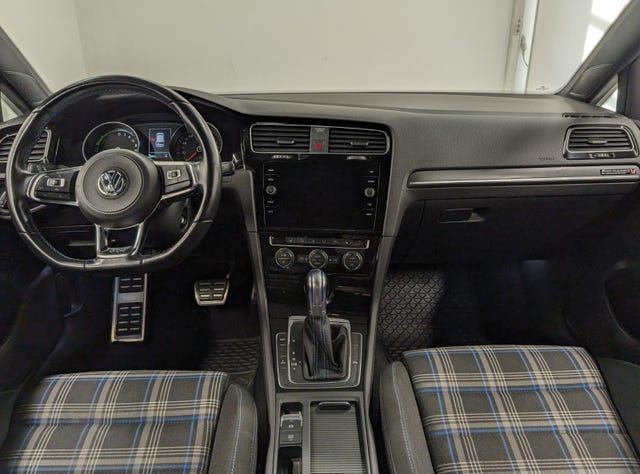 2019 VOLKSWAGEN GOLF - 21