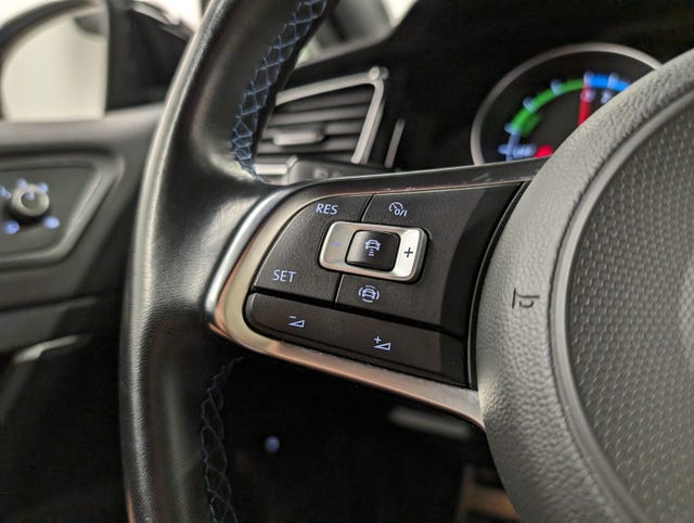 2019 VOLKSWAGEN GOLF - 23