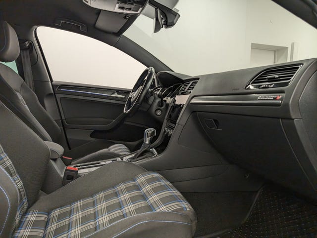 2019 VOLKSWAGEN GOLF - 50