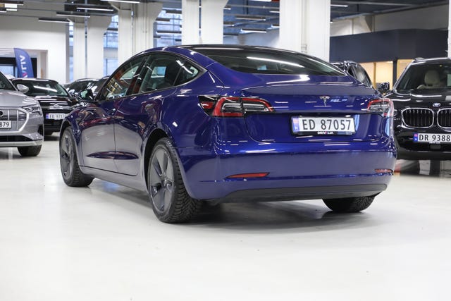 LRW3E7FR6NC568205 2022 TESLA MODEL 3-4
