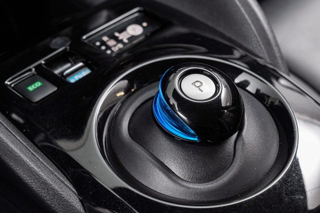 2021 NISSAN LEAF - 17
