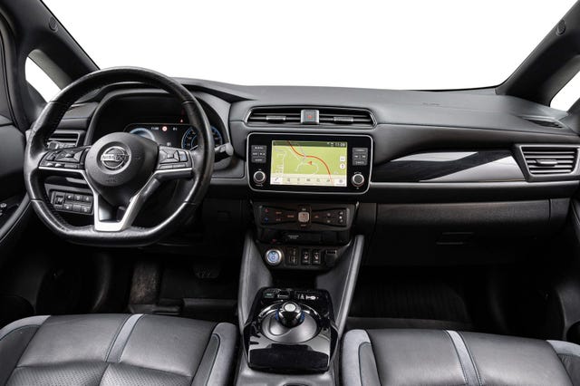 2021 NISSAN LEAF - 11