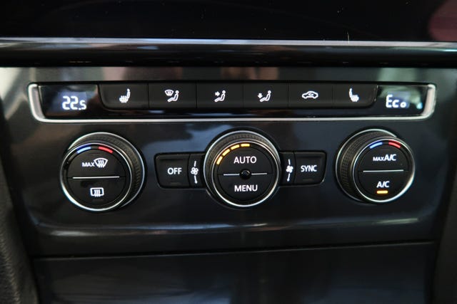 2018 VOLKSWAGEN GOLF - 23
