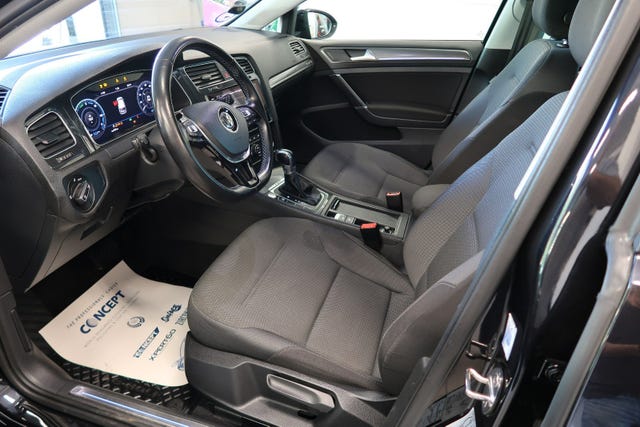 2018 VOLKSWAGEN GOLF - 32
