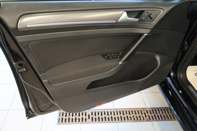 2018 VOLKSWAGEN GOLF - 37