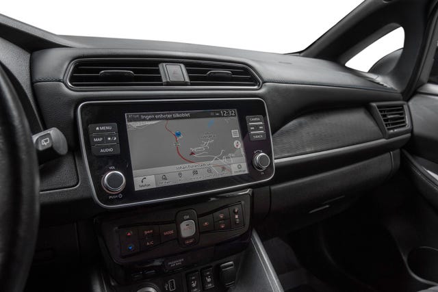 2021 NISSAN LEAF - 18