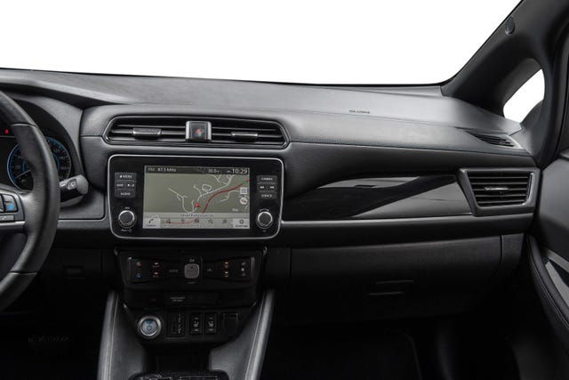 2022 NISSAN LEAF - 21