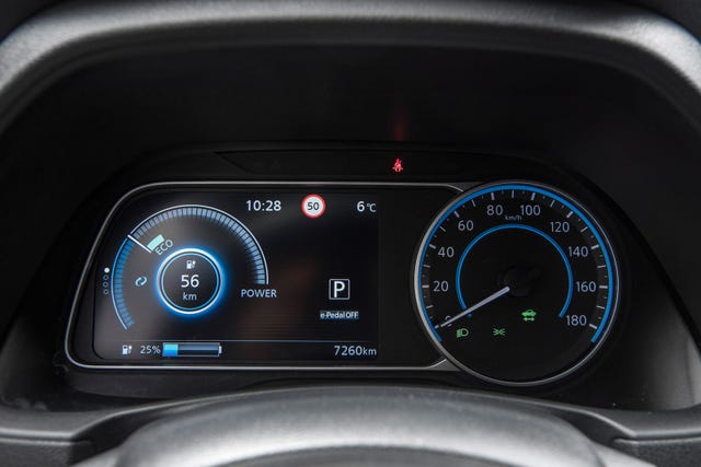2022 NISSAN LEAF - 18