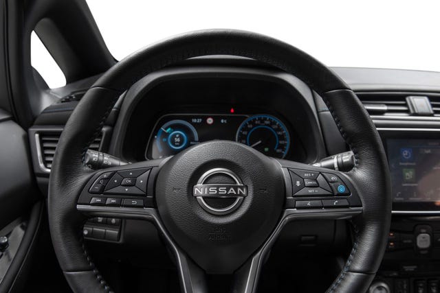 2022 NISSAN LEAF - 16