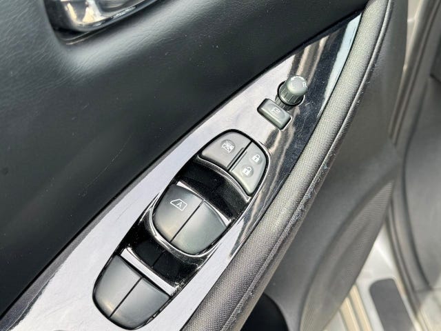 2020 NISSAN LEAF - 17