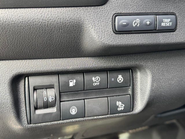 2020 NISSAN LEAF - 18