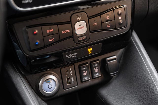 2021 NISSAN LEAF - 17