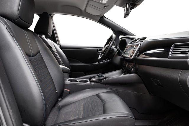 2021 NISSAN LEAF - 24